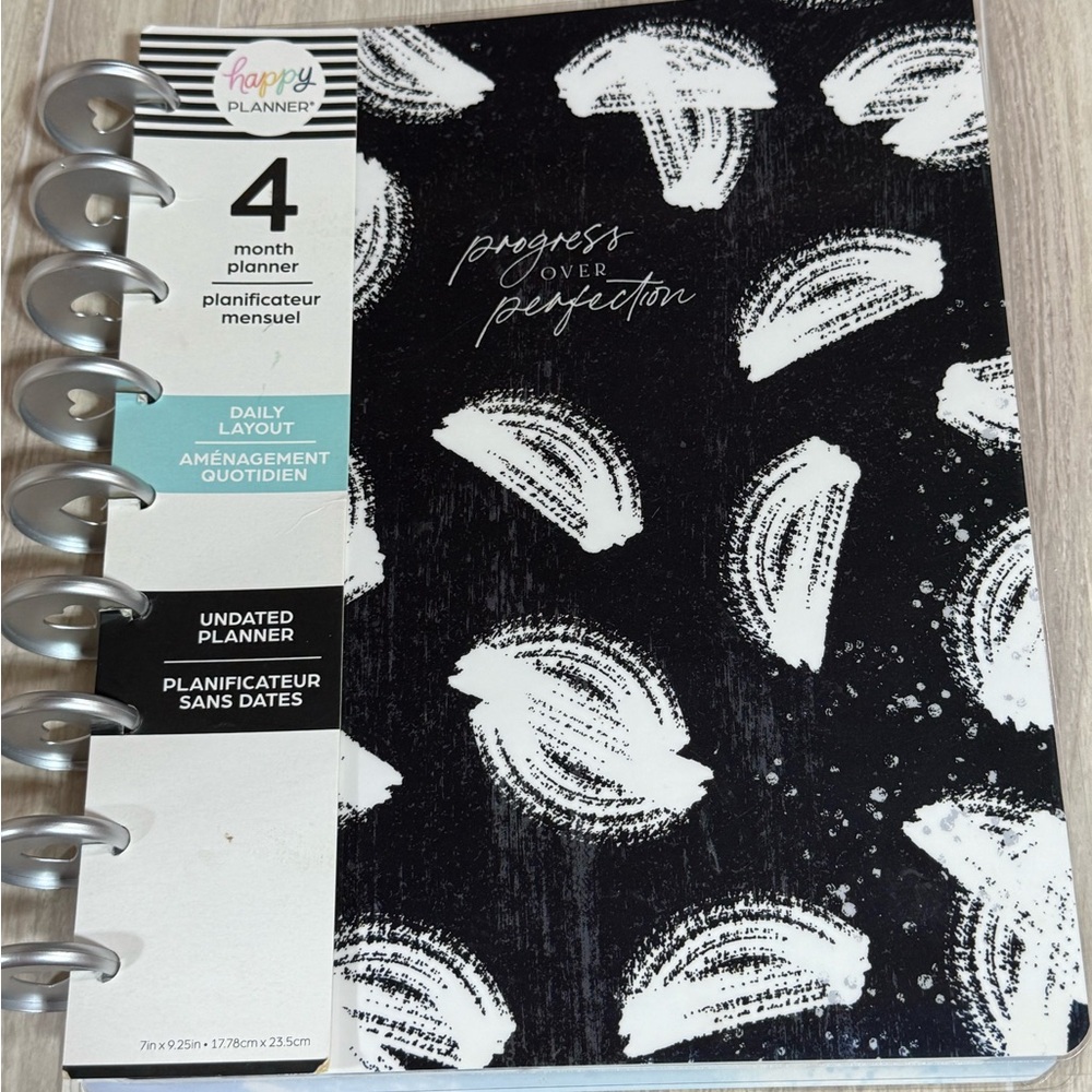 NEW-Happy Planner Black and White Daily Layout